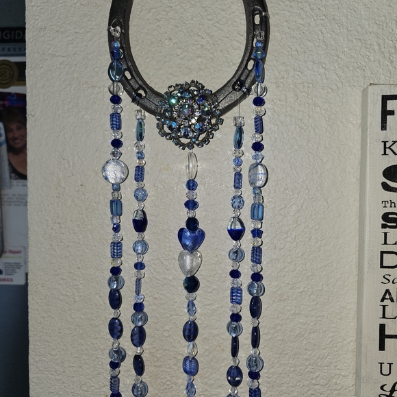 Horseshoe crystal beaded suncatcher with Owls. One of a kind. Hand made. - Picture 14 of 16